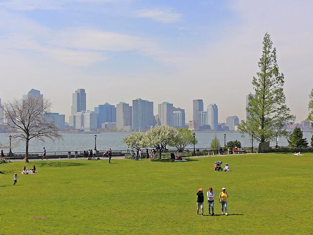 2-Bedroom at Tribeca Bridge Tower