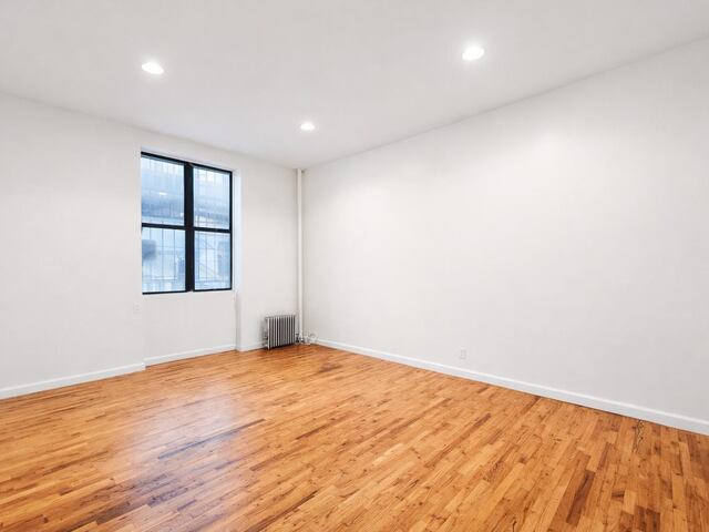 1-Bedroom at 2 Pinehurst Avenue