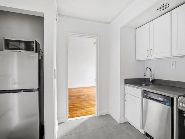 1-Bedroom at 30 Greenwich Avenue