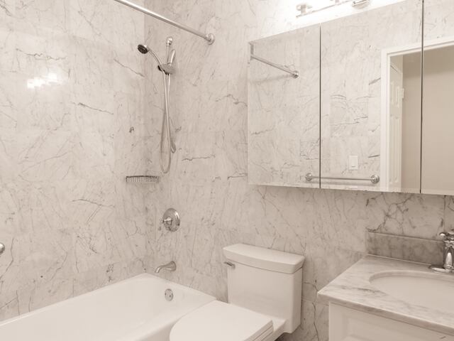 1-Bedroom at 30 Lincoln Plaza