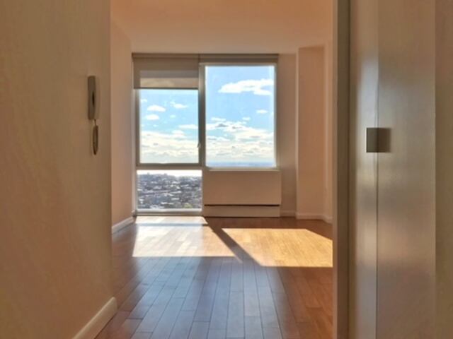 1-Bedroom at 66 Rockwell Place