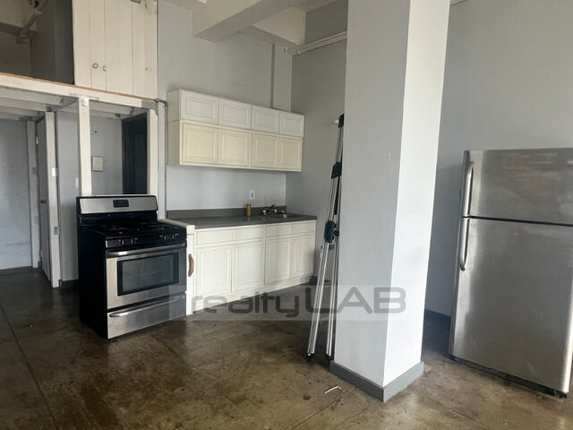 Studio at 1236 Atlantic Avenue