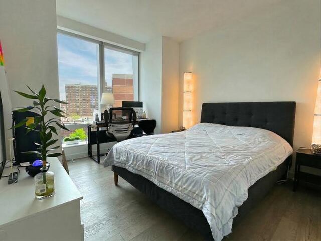 1-Bedroom at One Manhattan Square