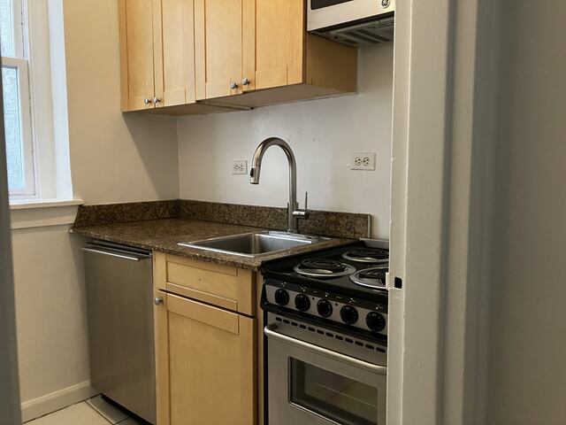 1-Bedroom at Manhattan East: 217 East 66th