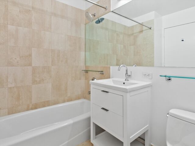 1-Bedroom at 800 Sixth Avenue