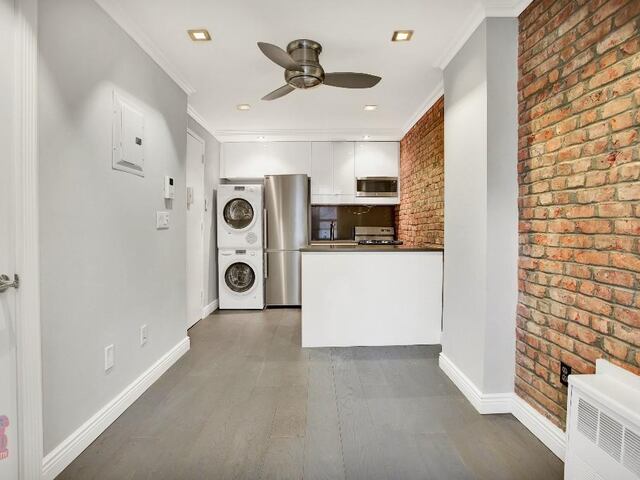 1-Bedroom at 521 East 5th Street