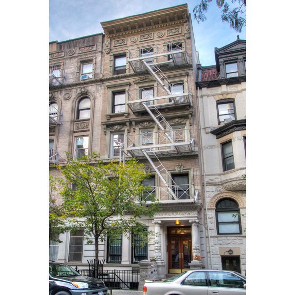 151 West 80th Street: FaÃ§ade