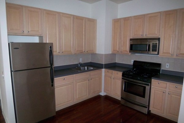 191 St. Nicholas Avenue: Kitchen