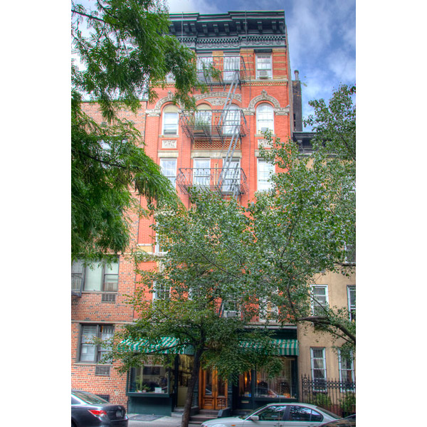235 East 81st Street: FaÃ§ade
