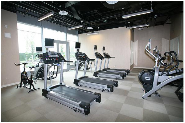 33 West End Avenue: Gym