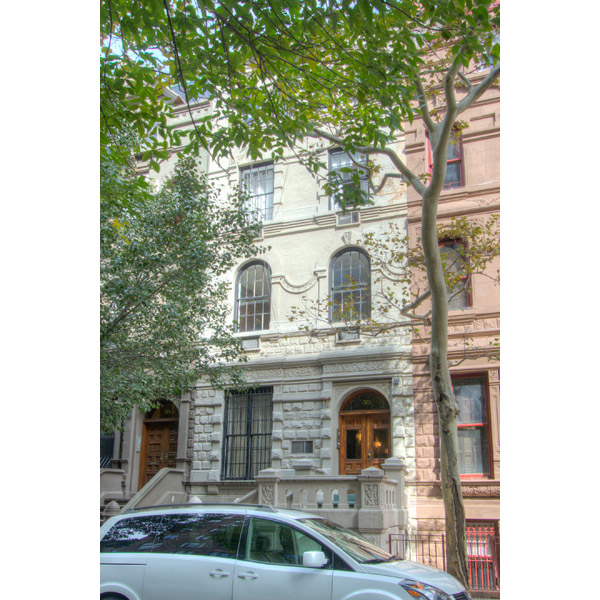 33 West 84th Street: FaÃ§ade