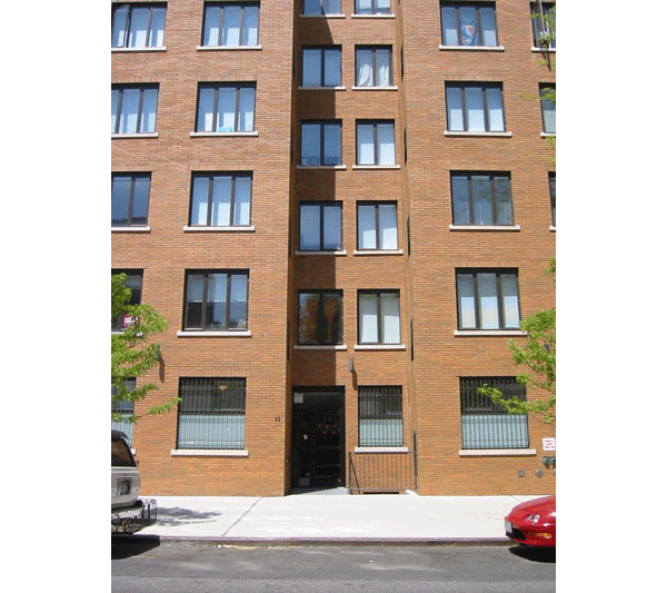 43 Avenue C: Exterior