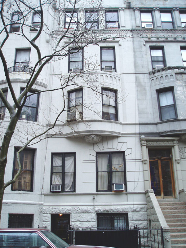 43 West 68th FaÃ§ade