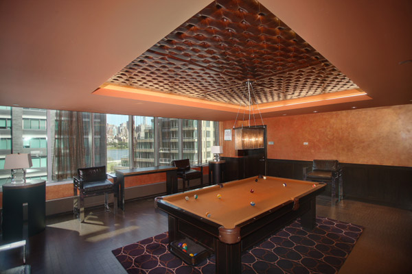 4705 Center Boulevard: Billiards Table