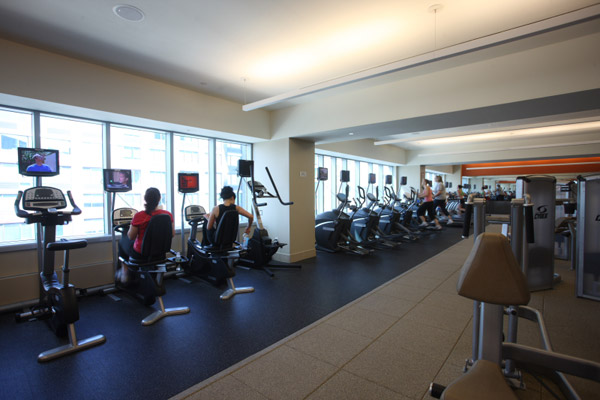 4705 Center Boulevard: Gym