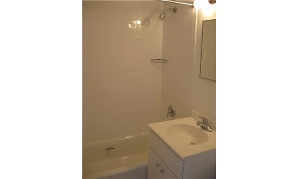 70 West 95th street: Bathroom