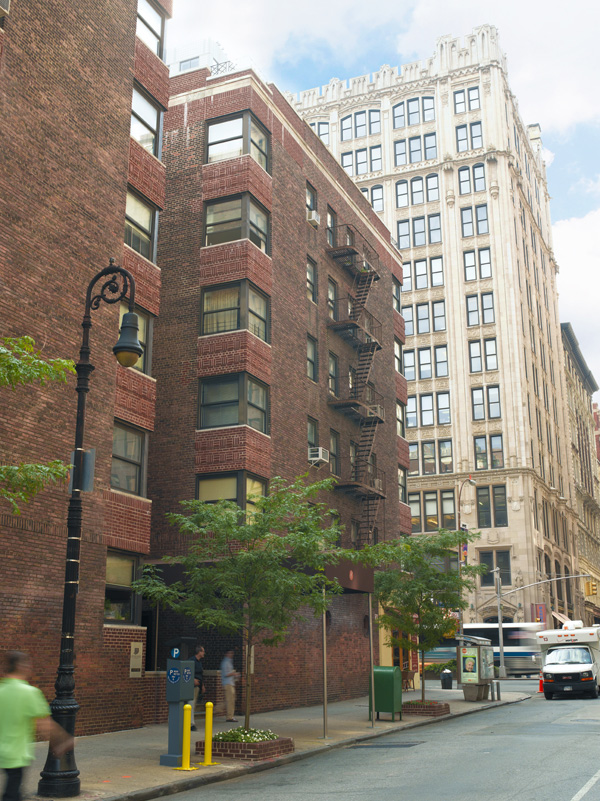 8 Gramercy Park: Building