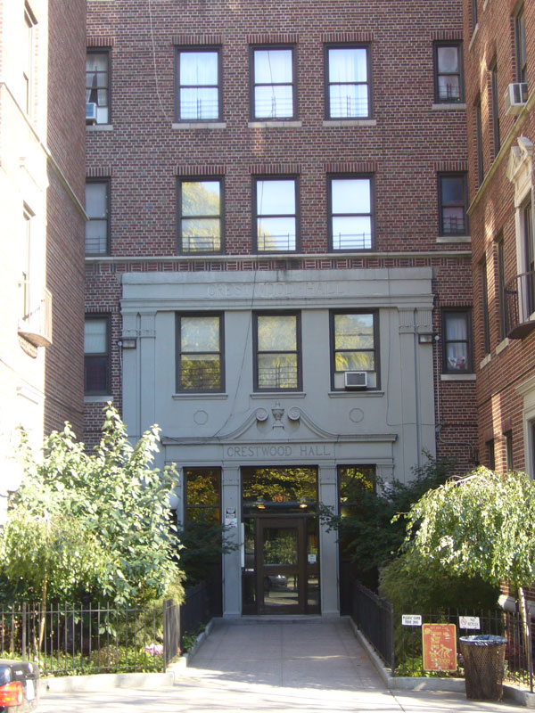 901 Washington Avenue: Entrance