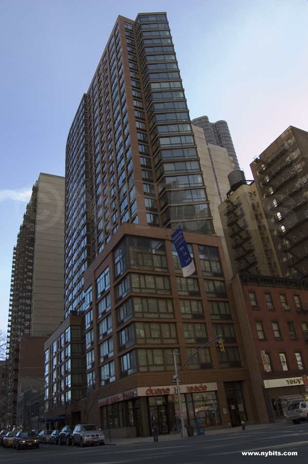 300 East 39th: General View