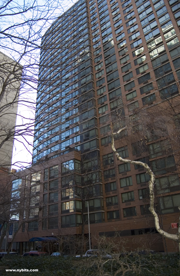 300 East 39th: Wall of Windows