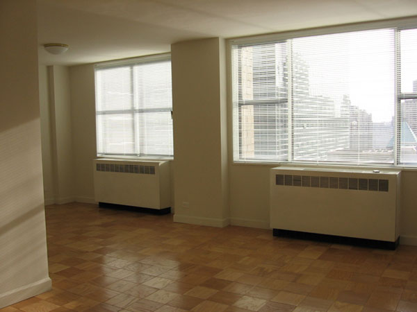 Belmont: Living room