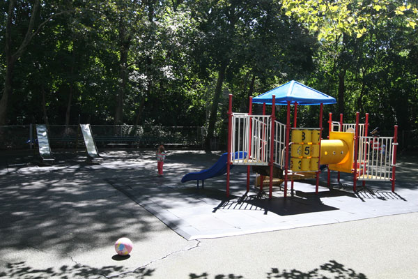 Briar Hill: Playground