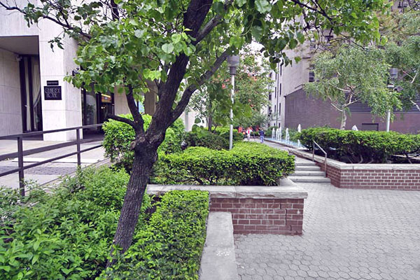 Claridge House: Plaza