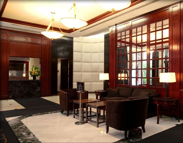 Claridge House: Lobby