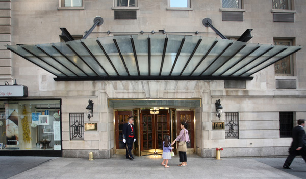 Claridge's: Entrance