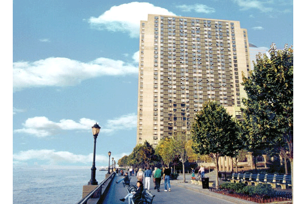 Gateway Plaza Exterior