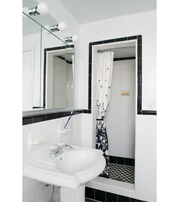 London Terrace Gardens: Bathroom