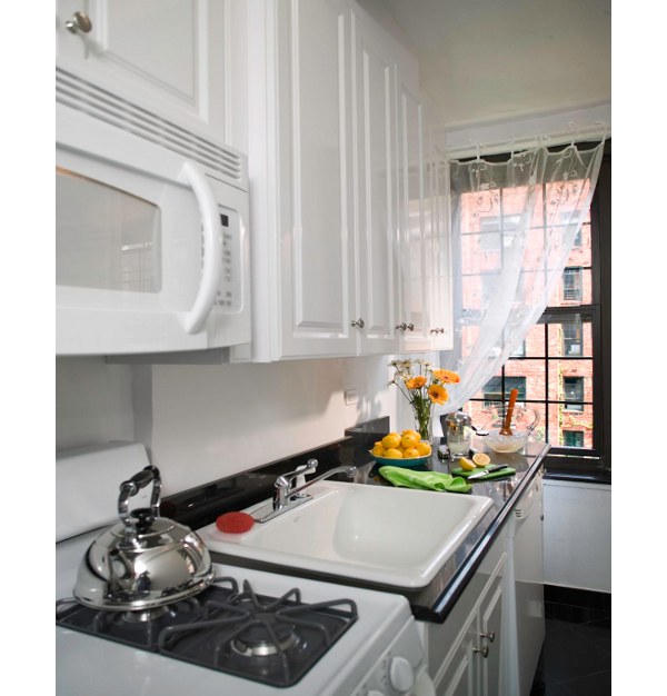 London Terrace Gardens: Kitchen