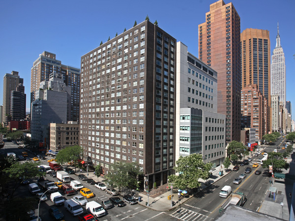 Murray Hill Manor: Building