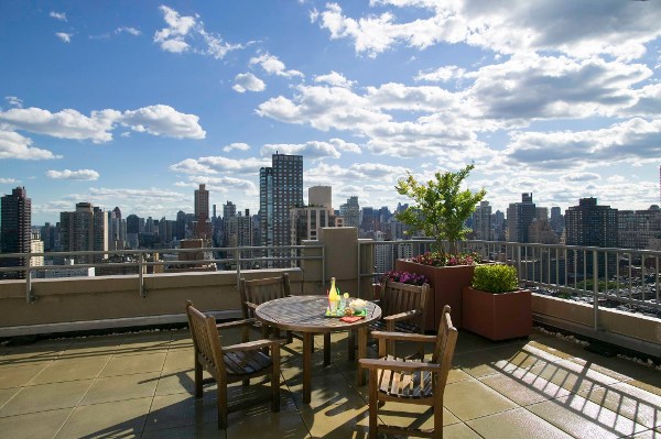 River East: Roofdeck