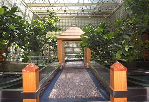 Rivergate: Lobby