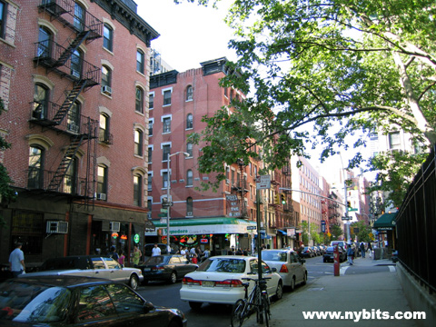 NoLiTa. Spring and Mulberry.