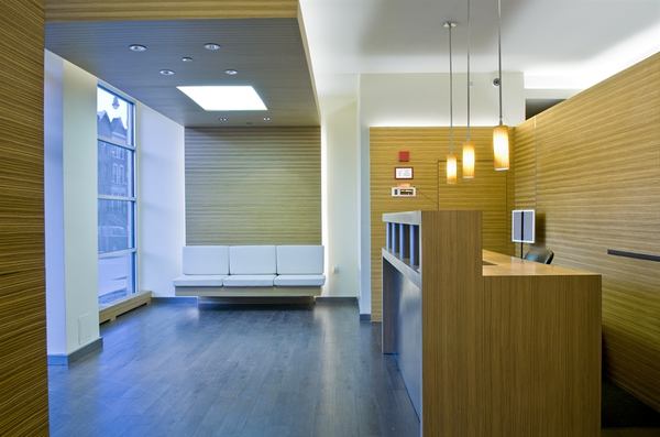 Susan's Court: Lobby