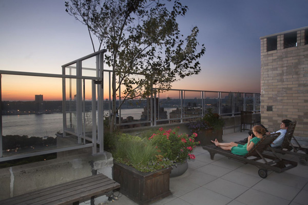 West River House: Roof Deck
