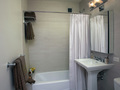 1510 Lexington: Bathroom (model)