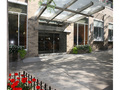 West River House: Entrance